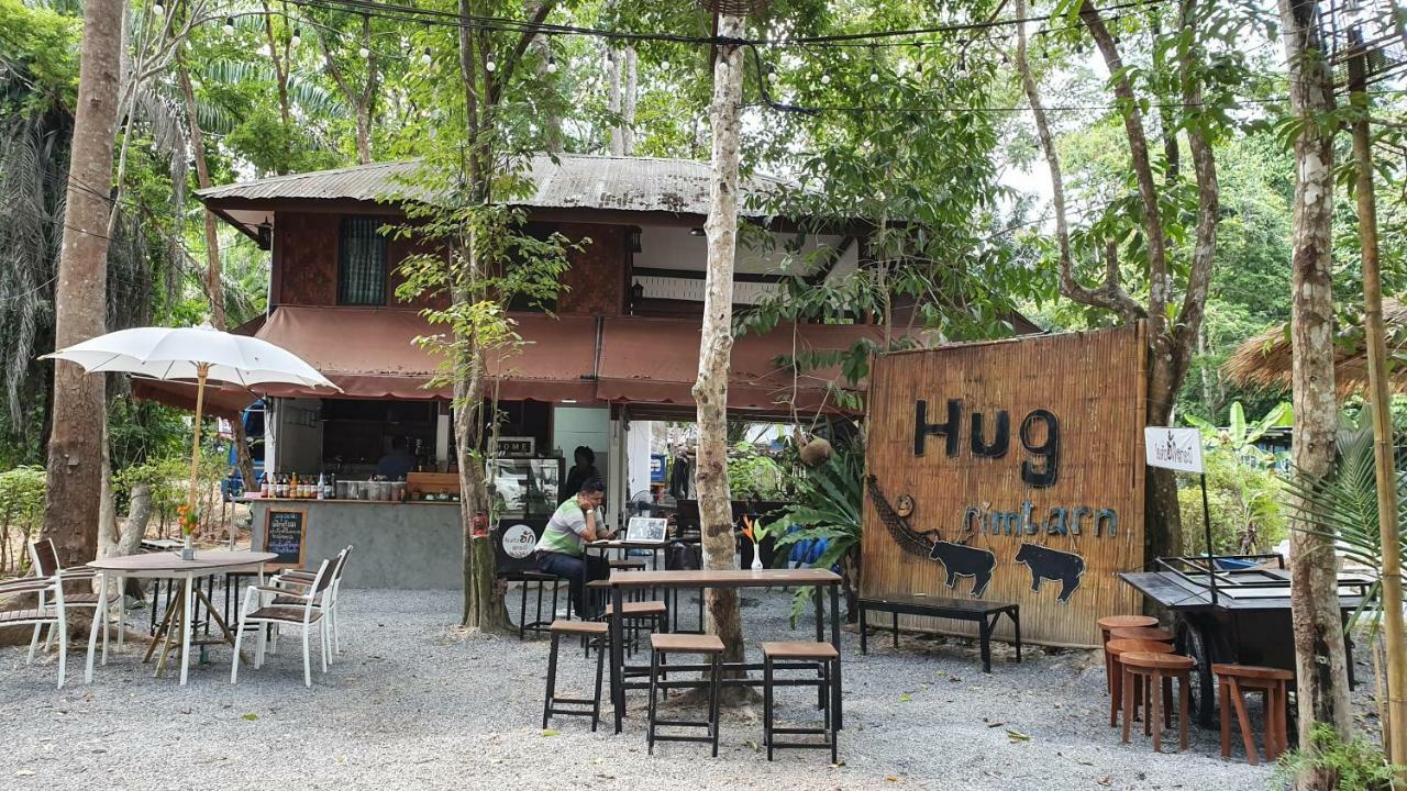 Hug Rimtharn Hotel Ban Khao Klom Exterior photo